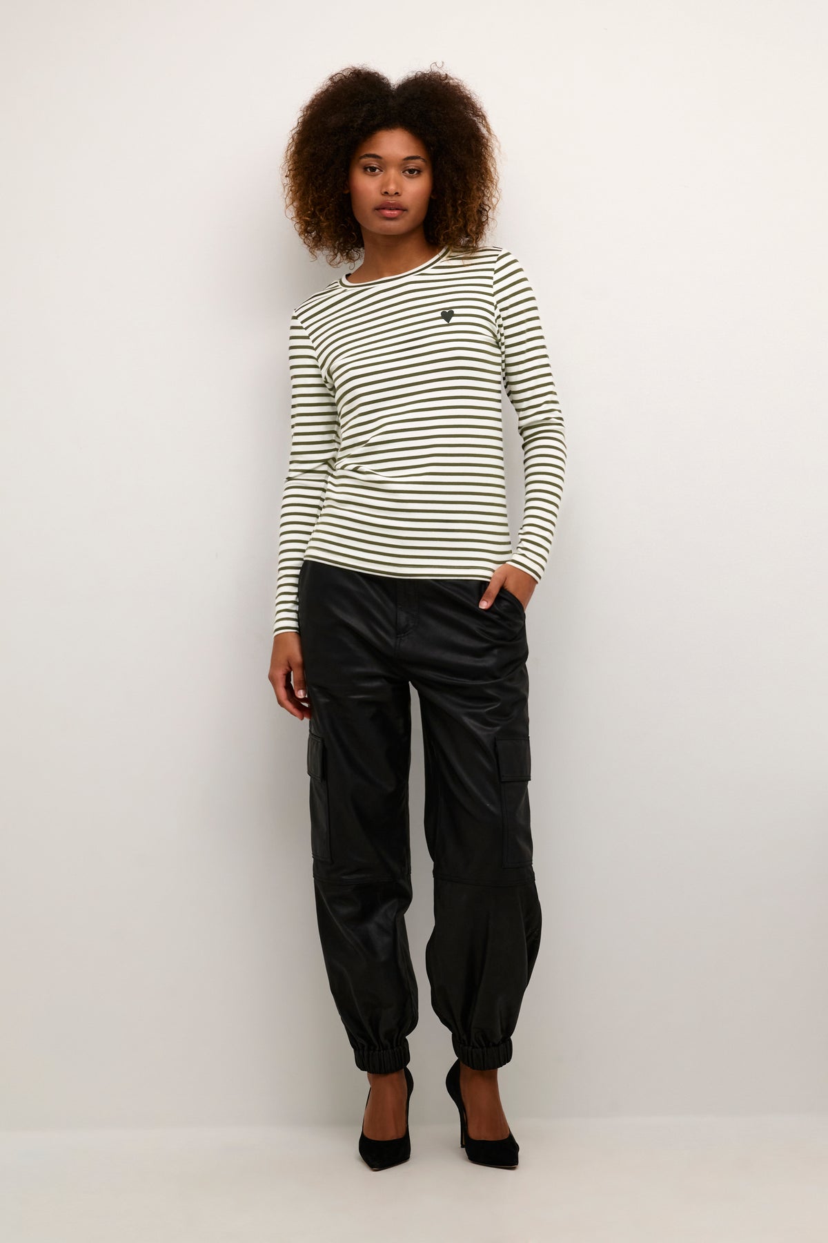 Kaffe Liddy Chalk/Forest Green Stripe Top with Black Heart, 10502821