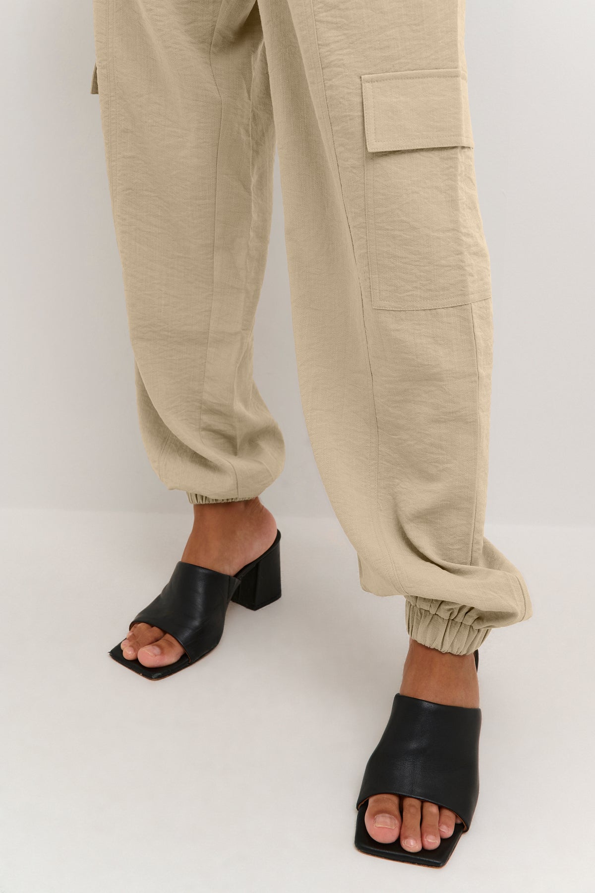 Kaffe Kamajse Feather Beige Cuffed Cargo Joggers, 10508685