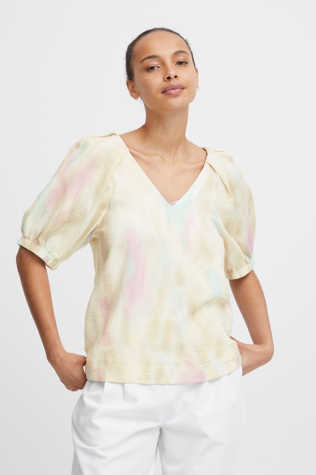 B.Young Byihamma Blue/Pink Tint Mix V-Neck Blouse, 20814546