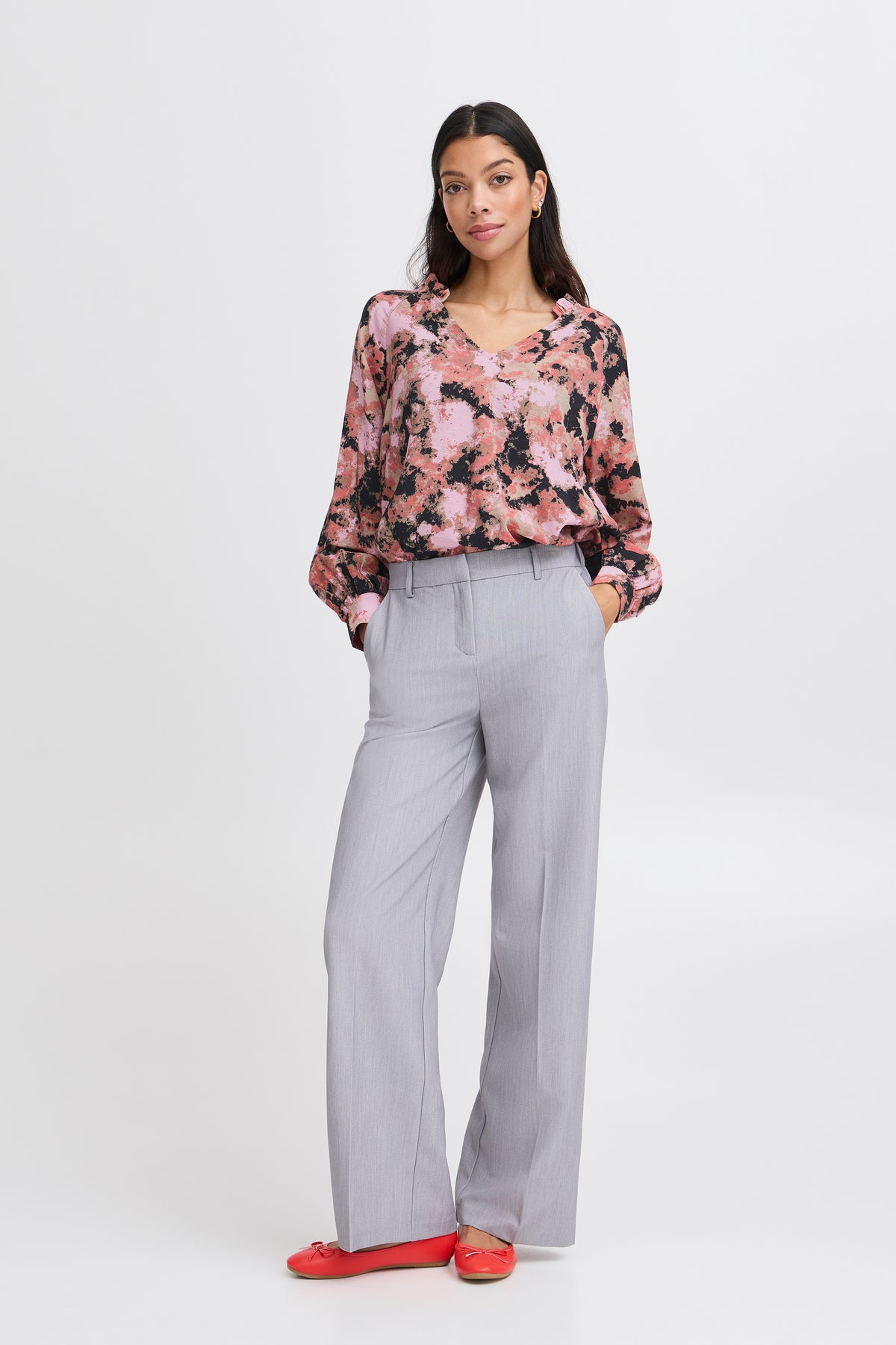 B.Young Byibine Humus Abstract Printed V-Neck Blouse