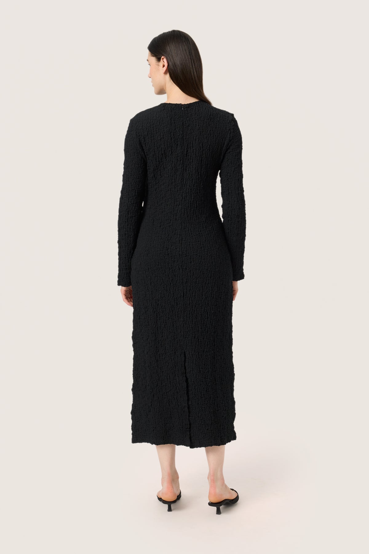 Soaked in Luxury SLDauphine Black Textured Long Sleeve Fitted Ankle Length Dress, 30407757