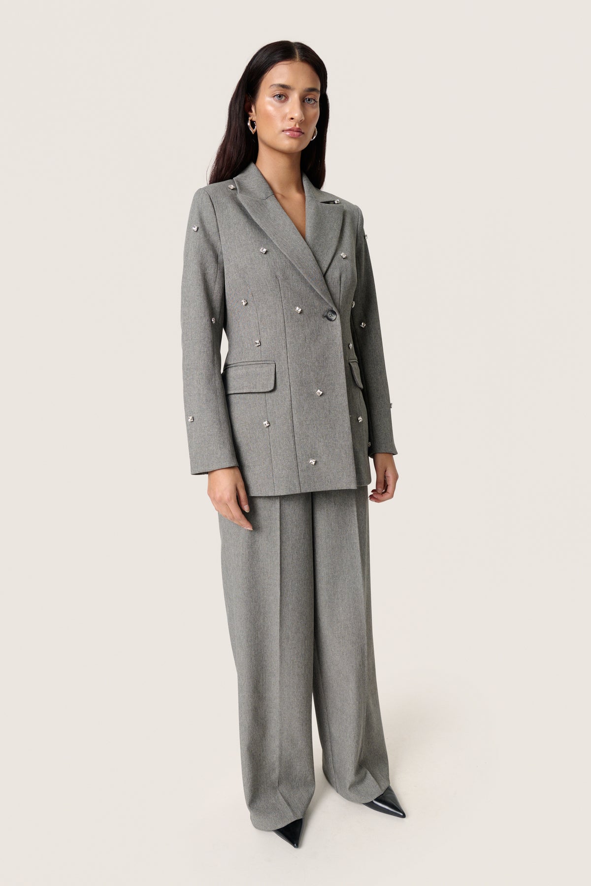 Soaked in Luxury SlLilu Grey Melange Embellished Longline Blazer