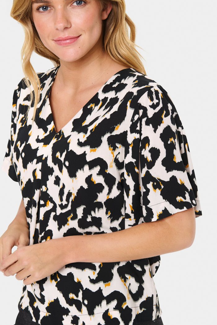 Saint Tropez Marca Black Leopard V-Neck