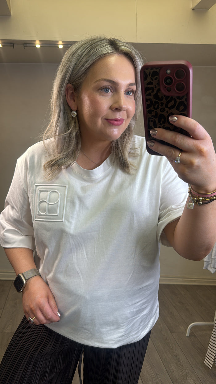 Soaked in Luxury SLJina Broken White Logo Oversized T-Shirt