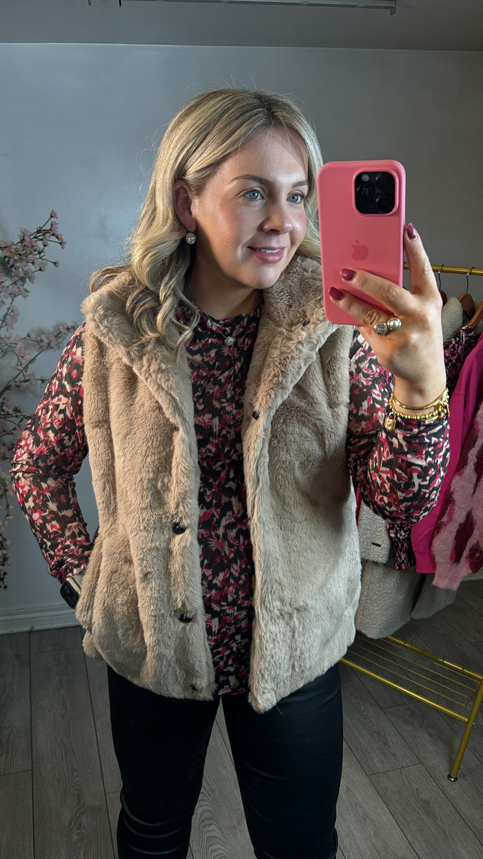 Garcia Taupe Faux Fur Gilet, V40294