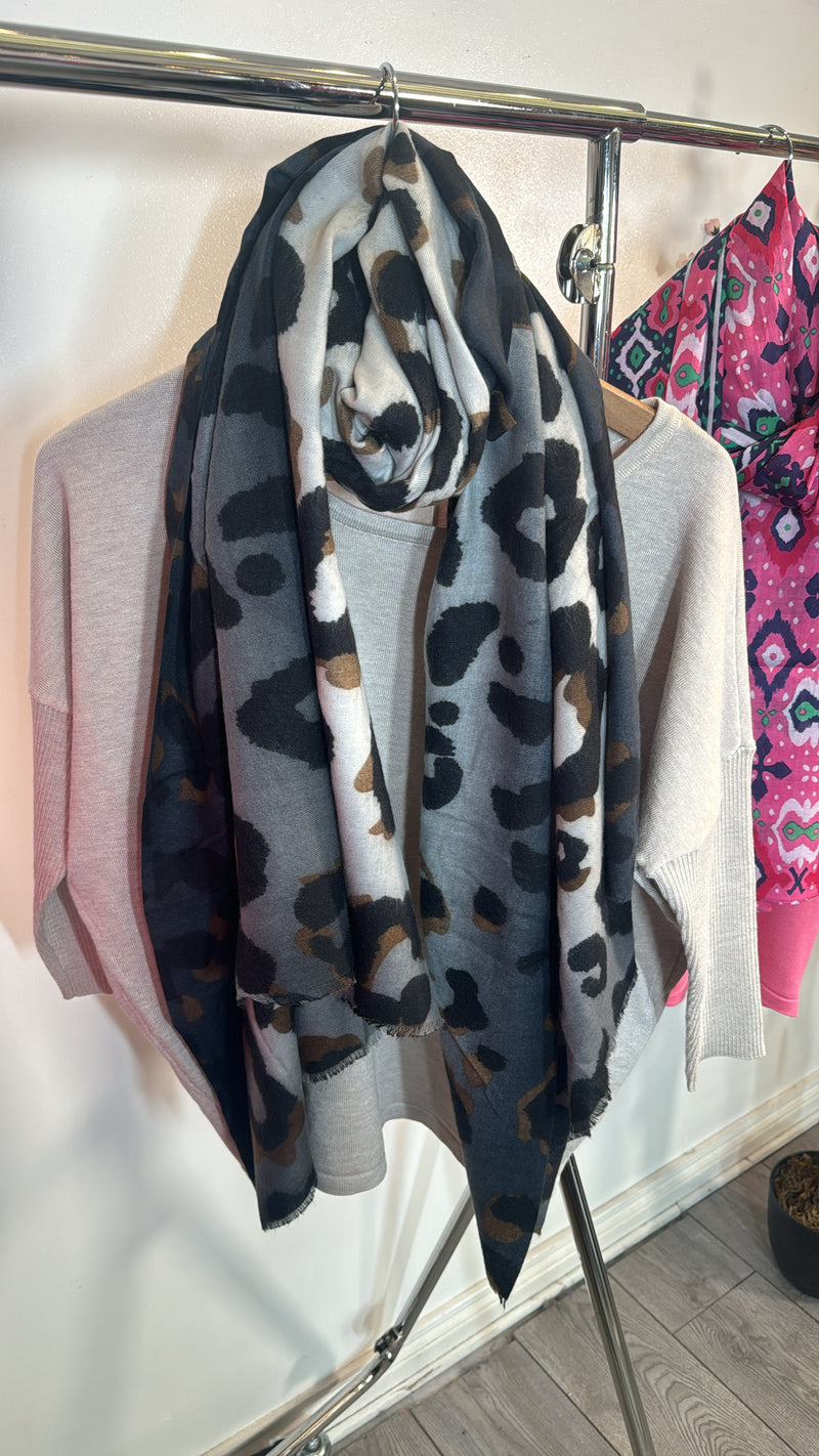 Ruby 67 Felicity Grey Leopard Scarf