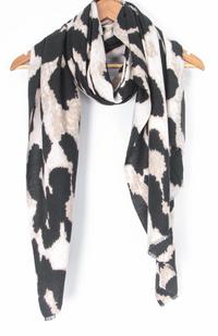 Ruby 67 Eryn Cream Leopard Print Supersoft Scarf