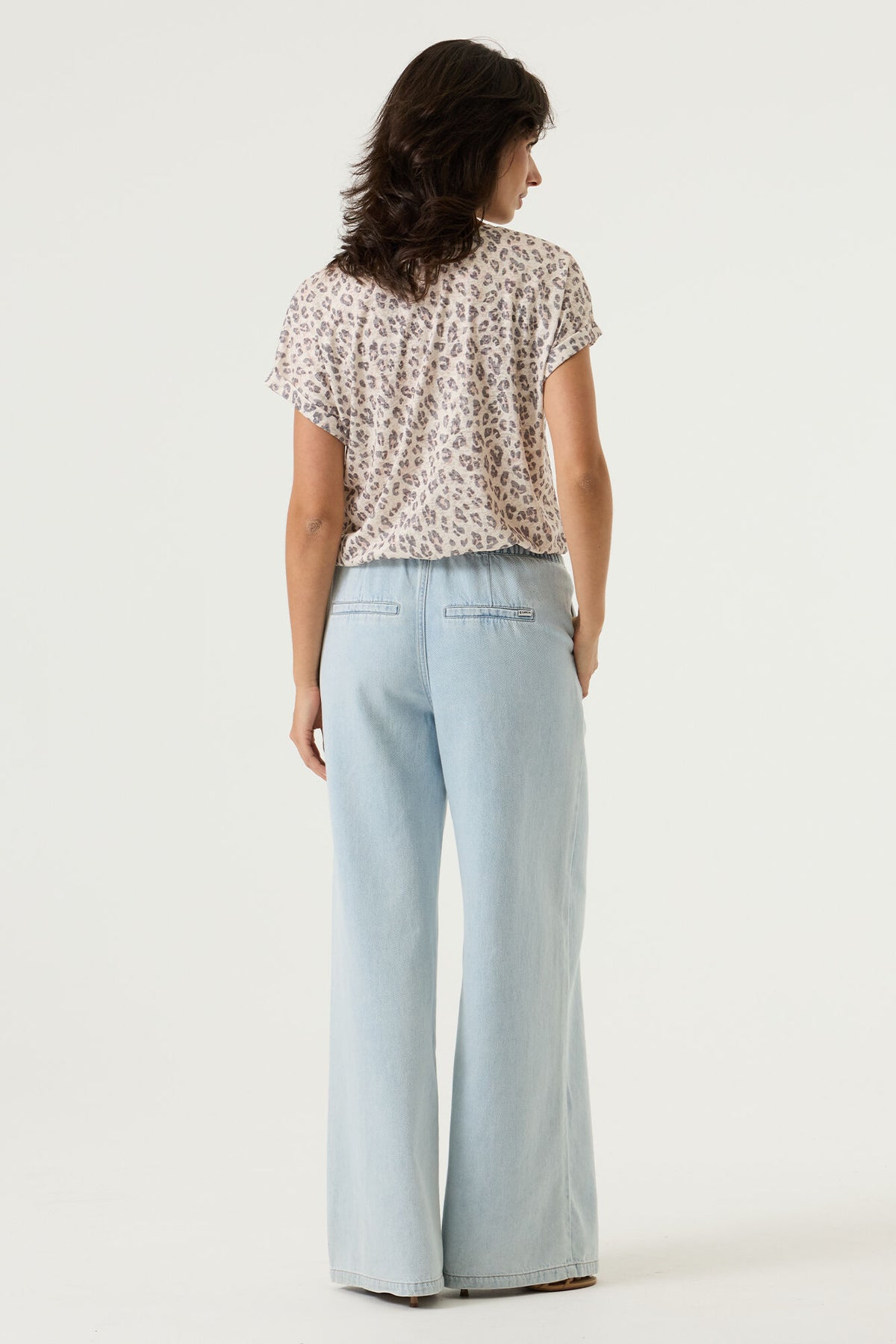 Garcia Beige Leopard Ultimate V-Neck T-Shirt, P260202