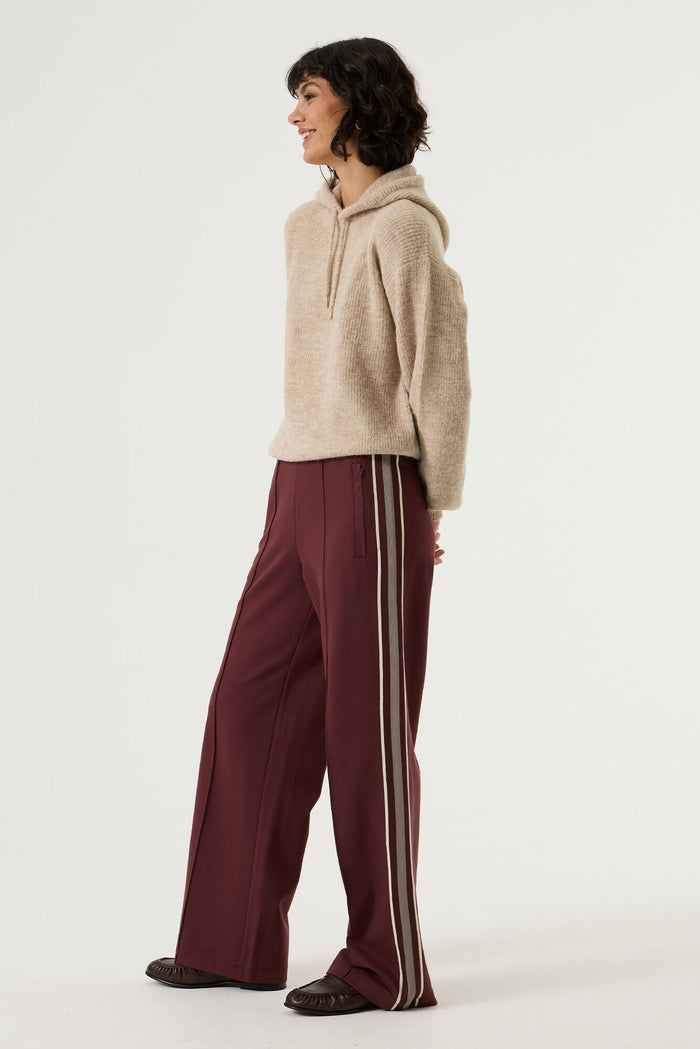 Garcia Bordeaux Burgundy Sports Luxe Wide Leg Joggers,  V260315